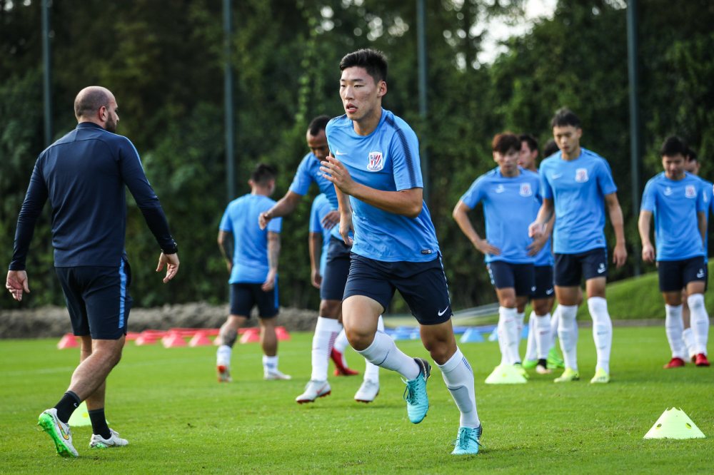 AYX-拜仁前途光明！，德约科维奇新星出色发挥表现突出赢得满堂喝彩(美网首日德约科维奇赢开门红)